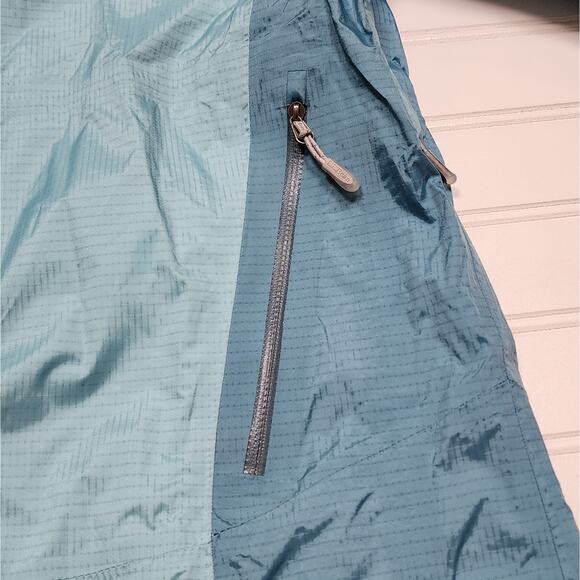 L.L. Bean Women's Rain Jacket - Picture 5 of 15